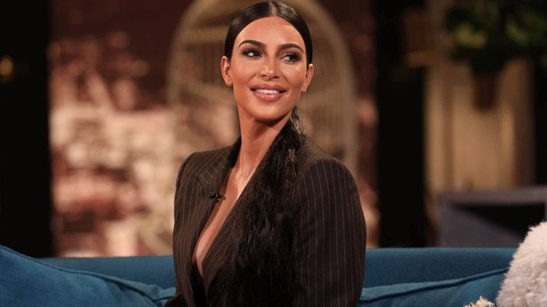 Aγνώριστη η Kim Kardashian σε μια throwback φωτογραφία