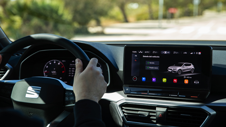 Η πρώτη βόλτα του νέου Leon μέσα από το σπίτι!