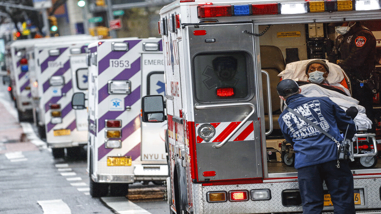 Το 72% των Αμερικανών υποστηρίζει την παραμονή στο σπίτι