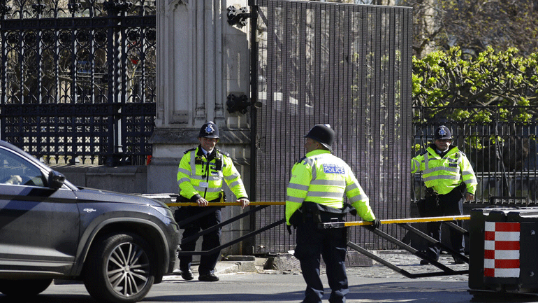Βρετανία: Σε εξέλιξη περιστατικό με οπλισμένο άνδρα