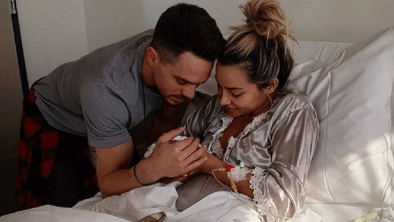 Πετρούνιας και Μιλλούση γυμνάζονται παρέα με την μπέμπα τους!