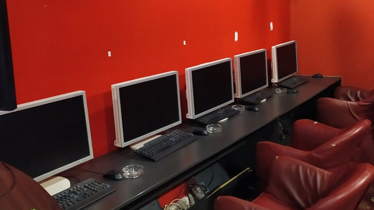 Νέο «χτύπημα» της ΕΛ.ΑΣ. στον παράνομο τζόγο εν μέσω κορωνοϊού – Εξαρθρώθηκε μίνι καζίνο στην Αττική