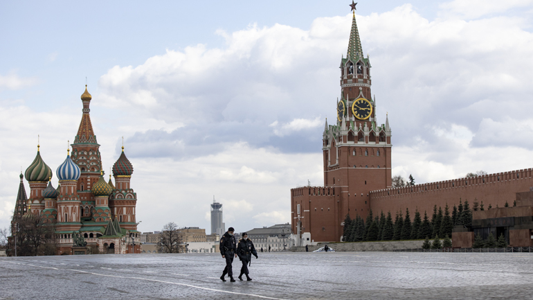 Κρεμλίνο: Απαράδεκτοι οι ισχυρισμοί ότι ο Covid-19 είναι προϊόν εργαστηρίου