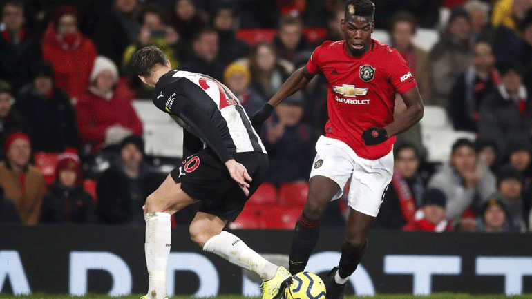 Ο Πογκμπά έκανε «ποδιά» στη… μητέρα του!