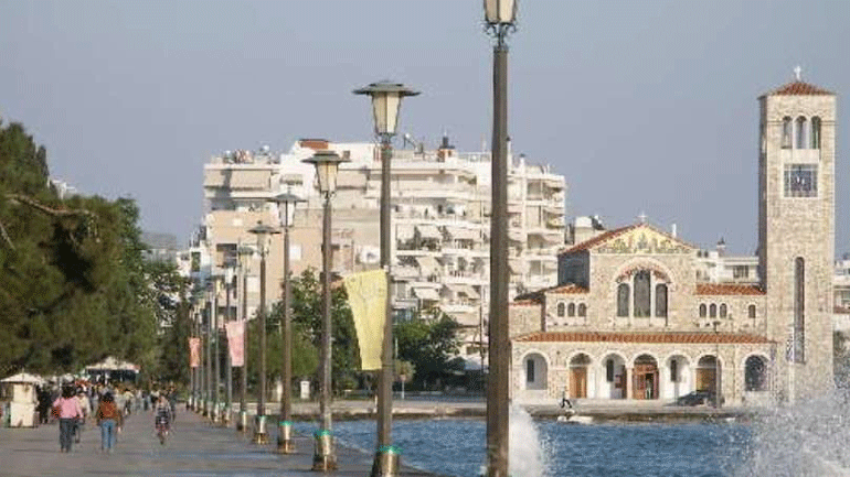 Άνοιγμα της παραλίας και των λαϊκών αγορών ζητεί ο δήμαρχος Βόλου