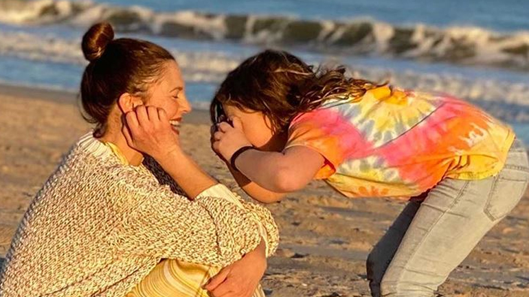 Drew Barrymore: Η 7χρονη κόρη της την φωτογράφισε για εξώφυλλο γνωστού περιοδικού!
