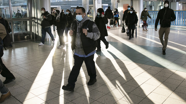 Κορωνοϊός: Μειώνονται οι θάνατοι και τα κρούσματα στη Νέα Υόρκη