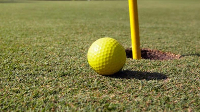 ΗΠΑ: Γκολφ και αμερικανικό ποδόσφαιρο στην μάχη με τον κορωνοϊό