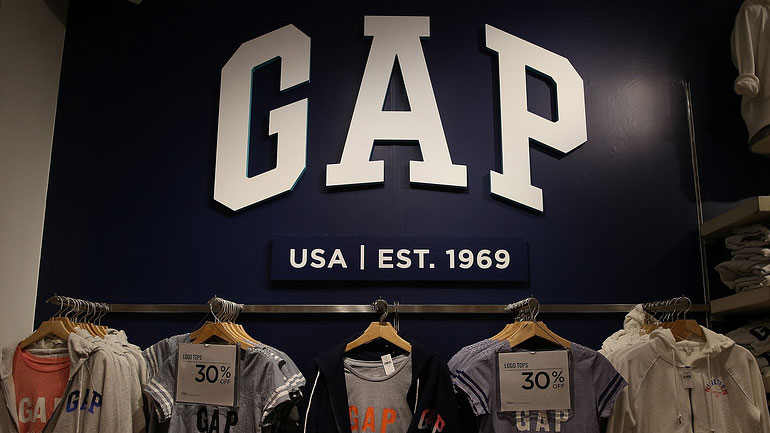 Gap: Αναστολή πληρωμών για τα καταστήματα που έχουν κλείσει