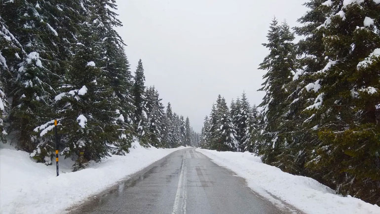 Στα 10 εκατοστά το χιόνι στα ορεινά των Τρικάλων