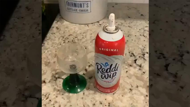 Ο σκύλος άκουσε τον μαγικό ήχο