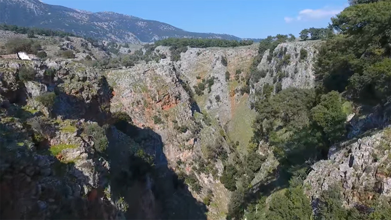 Αράδαινα, το Grand Canyon της Ελλάδας βρίσκεται στα άγρια Σφακιά