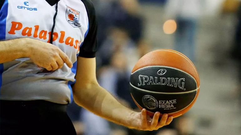Συγκεντρώνουν χρήματα για το ΕΣΥ οι Έλληνες διαιτητές μπάσκετ