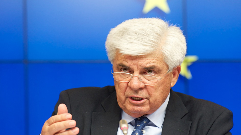 Καθηγητής Αθ. Τσαυτάρης: Ο ήλιος σκοτώνει τον κορωνοϊό