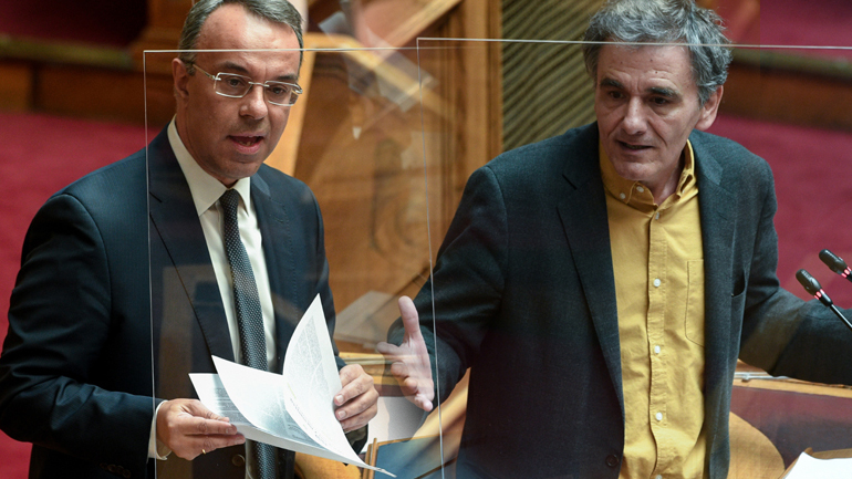 Αντιπαράθεση Τσακαλώτου – Σταϊκούρα στη Βουλή