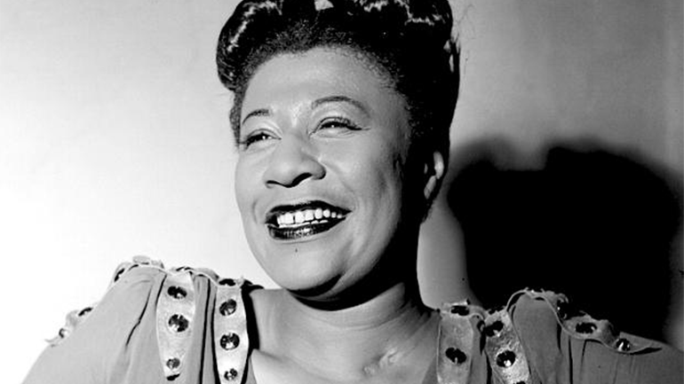 Σαν σήμερα γεννήθηκε η «Βασίλισσα της Τζαζ» Έλλα Φιτζέραλντ