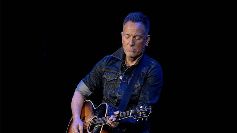 Δύο τραγούδια από τον  Bruce Springsteen στην εκδήλωση Jersey 4 Jersey