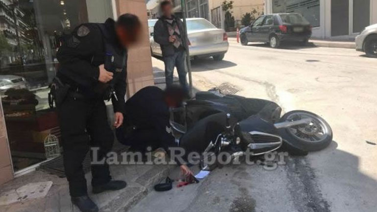 Λαμία: Σοβαρό τροχαίο με μηχανάκι σε διασταύρωση