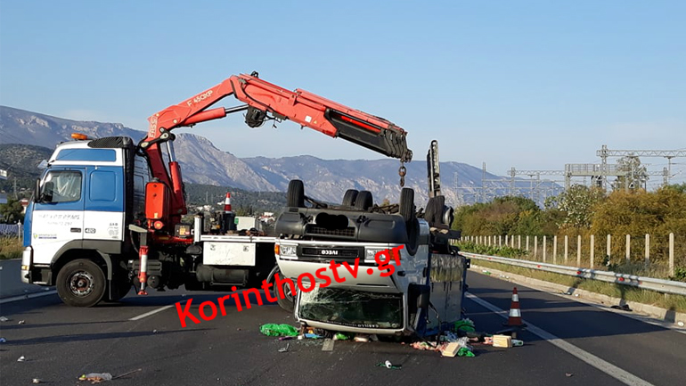 Εκτροπή φορτηγού μπλόκαρε την κυκλοφορία στους Αγ. Θεοδώρους