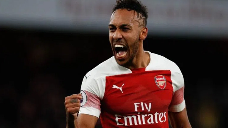 Οι «μνηστήρες» του Ομπαμεγιάνγκ περιμένουν πως η Άρσεναλ θα τον πουλήσει το καλοκαίρι