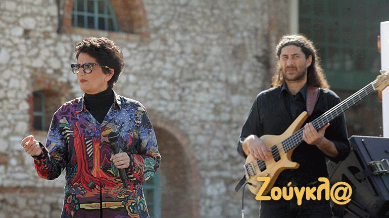 Η Άλκηστις Πρωτοψάλτη κάνει συναυλία με φορτηγό στην Αθήνα