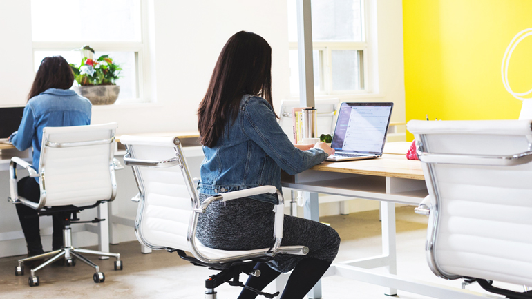 Φόβοι για 15νθήµερη εργασία µε μισές αποδοχές