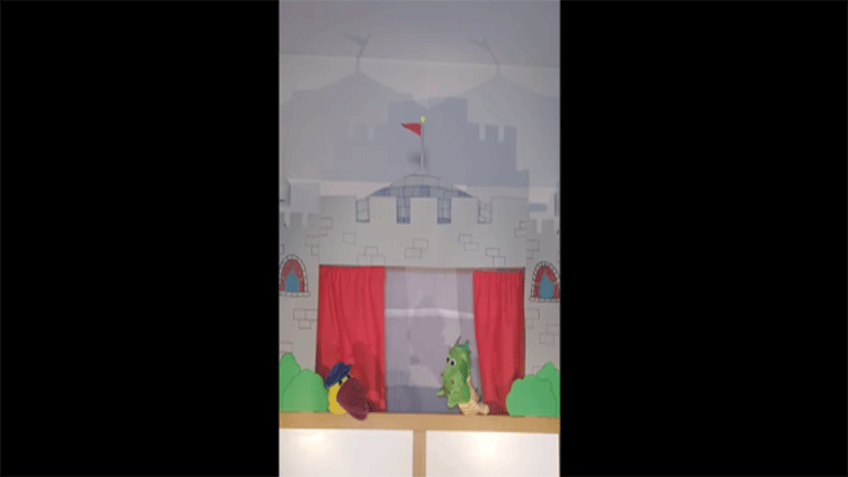 Νηπιαγωγός δημιούργησε μία παράσταση κουκλοθέατρου για τον κορωνοϊό