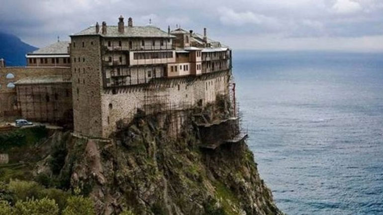 Σε εξέλιξη έρευνες για τον εντοπισμό 79χρονου που αγνοείται στο Άγιο Όρος