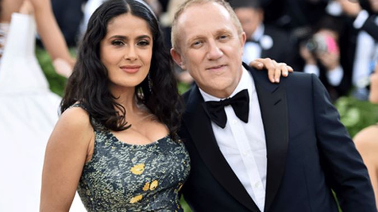 H Salma Hayek γιορτάζει την 14η επέτειο με τον σύζυγό της