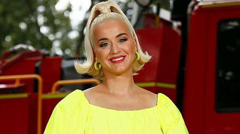 H απίστευτη μεταμφίεση της Katy Perry εν μέσω καραντίνας