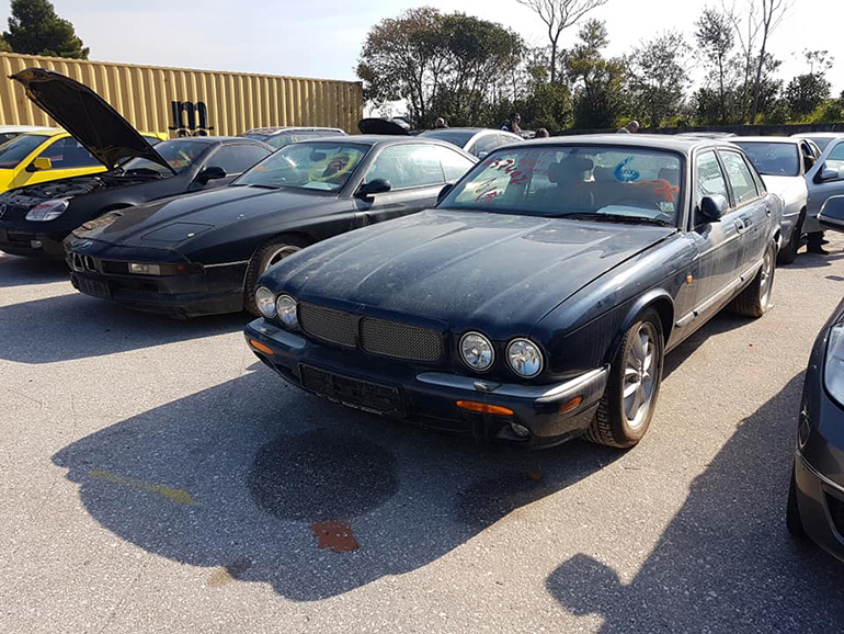 Jaguar έτοιμη για πούλημα...