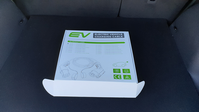 Το κουτί πυ βρήκαμε στο χώρο αποσκευών...