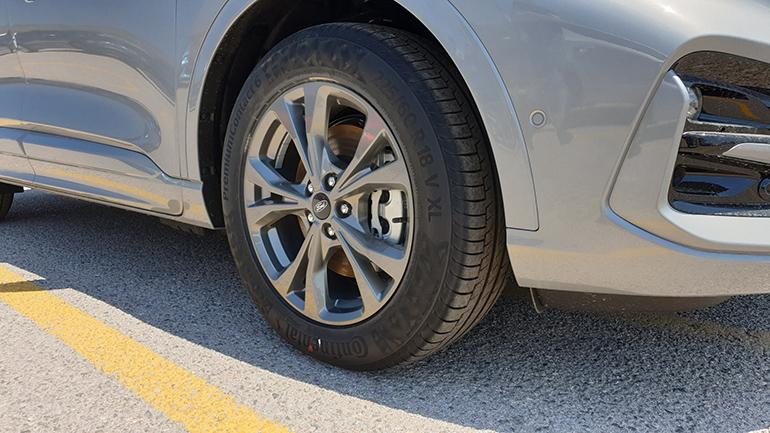 Ζάντες 18 ιντσών σε ελαστικά της Continental...