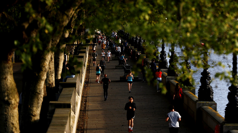 Βρετανία: Περισσότεροι από 20.000 νεκροί λόγω της επιδημίας