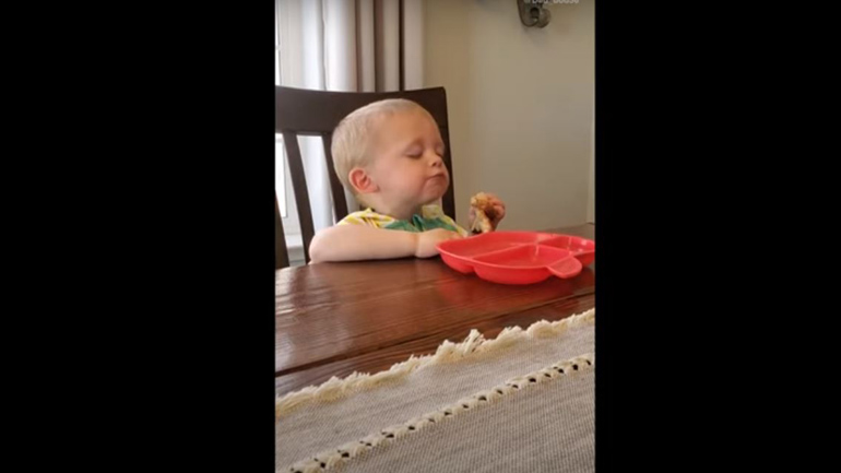 «Θέλω να φάω, αλλά θέλω και να κοιμηθώ»