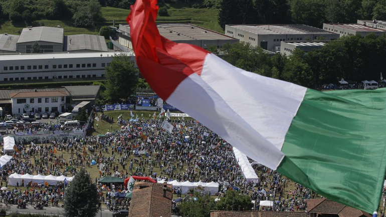 «Oι αιτίες της υποβάθμισης από τον οίκο Fitch είναι εξωγενείς και προσωρινές», τονίζει το υπουργείο Οικονομικών της Ιταλίας