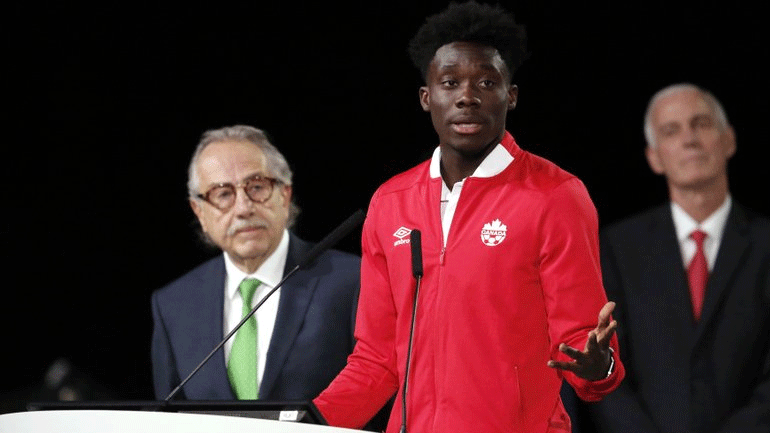 Μπάγερν: Ο Ντέιβις βοηθάει τους πρόσφυγες να αντιμετωπίσουν τον κορωνοϊό