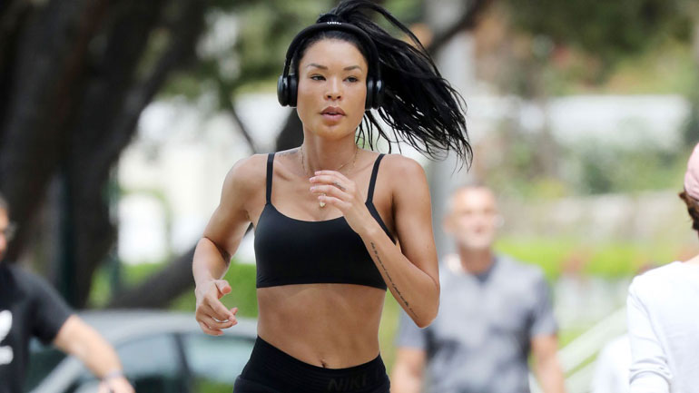 Βάσω Βιλέγκας: Για τρέξιμο στη Γλυφάδα με sexy εμφάνιση! Βάσω Βιλέγκας: Για τρέξιμο στη Γλυφάδα με sexy εμφάνιση!