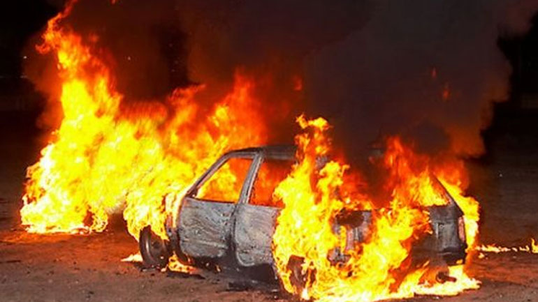 Εμπρησμός δύο αυτοκινήτων στη Θεσσαλονίκη