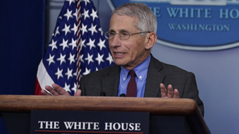 O Dr Fauci, ένας από τους κορυφαίους λοιμωξιολόγους των ΗΠΑ και διευθυντής του National Institute of Allergy and Infectious Diseases (NIH)