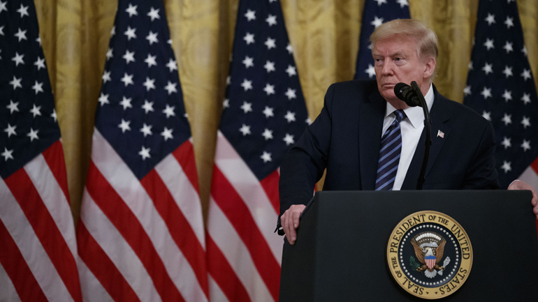 Τραμπ: Ελπίζω πως οι θάνατοι στις ΗΠΑ θα είναι λιγότεροι από 100.000