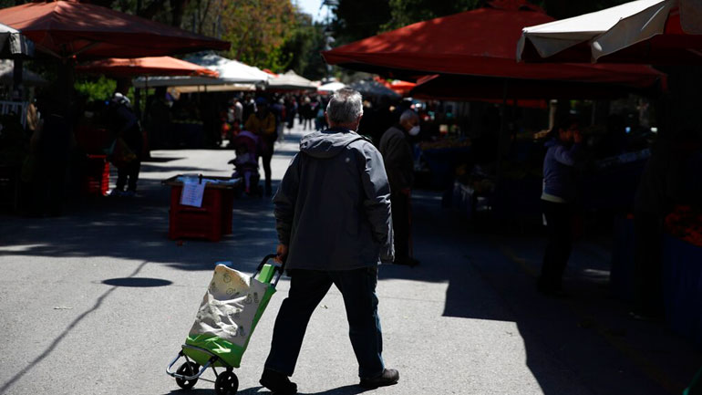 Deutsche Welle: Ενώ η Ευρώπη παραμένει στην αρπάγη της πανδημίας, η Ελλάδα σιγά-σιγά κερδίζει τη μάχη της