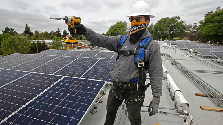 «Άμεση η ανάγκη επιστροφής των Αμερικανών στις εργασίες τους»