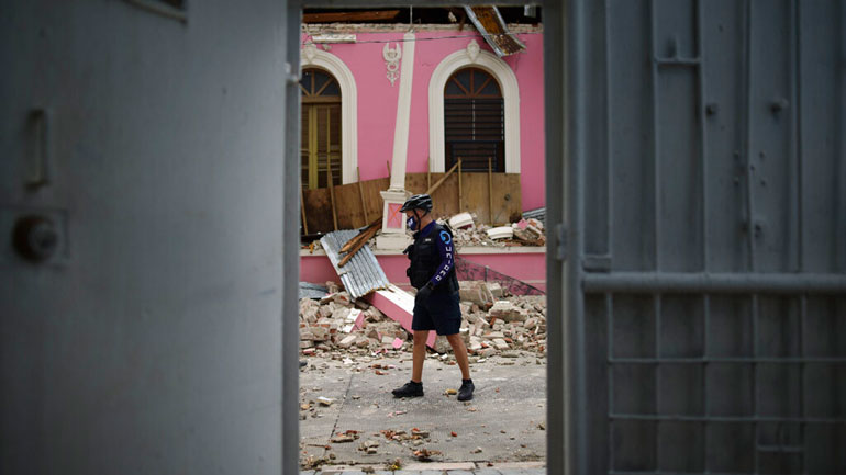 Οι πλέον πληγείσες χώρες από την επιδημία κρίνουν αυστηρά τους ηγέτες τους