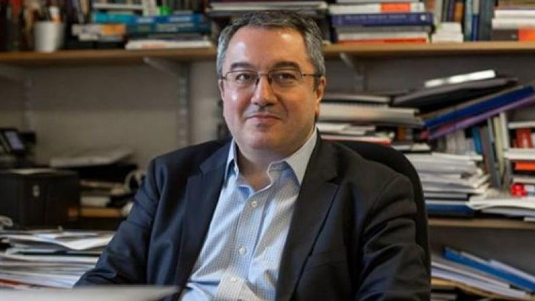 Μόσιαλος: «Η σταδιακή αποκλιμάκωση των μέτρων ελαχιστοποιεί το ρίσκο»