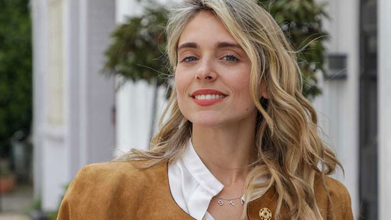 Η Μαριάννα Γουλανδρή υποδέχεται το Μάιο με ανοιξιάτικο look!