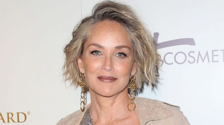 Το μυστικό ομορφιάς της Sharon Stone που έμαθε από τη μαμά της