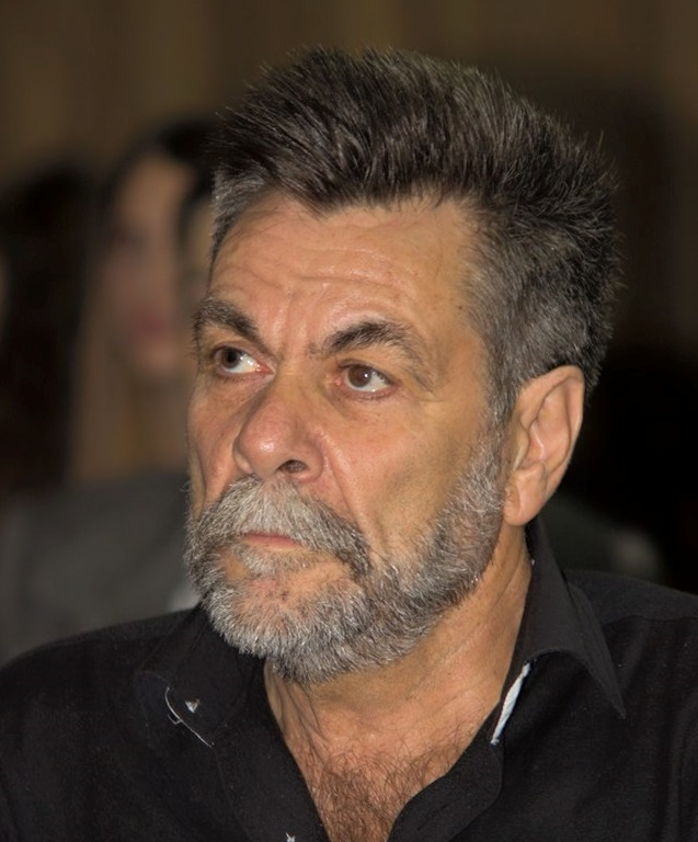 Λευτέρης Καλομοίρης 