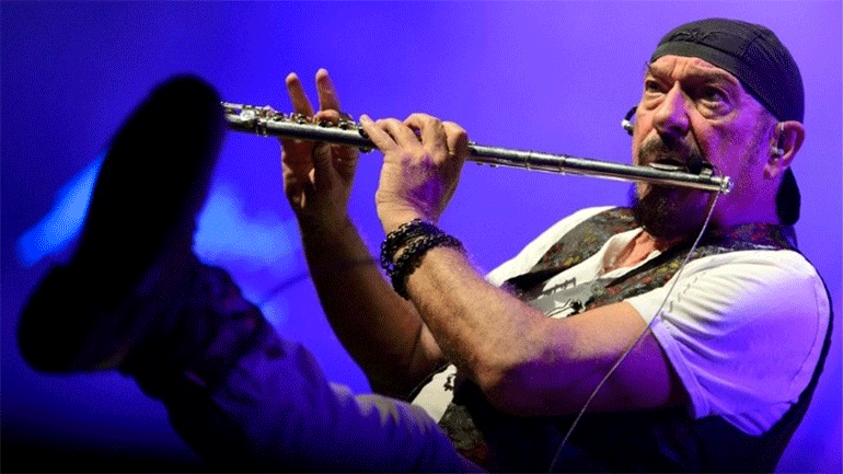 Ο Ian Anderson των Jethro Tull φυτεύει δέντρα για να αντιμετωπίσει την κλιματική κρίση