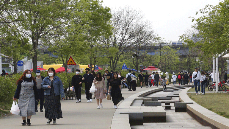 Νότια Κορέα: Επιστρέφουν σταδιακά στα σχολεία οι μαθητές